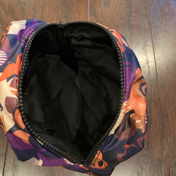 NWOT See by Chloe Floral Print Makeup Pouch - Multicolor 7x7x6 - Picture 3 of 5